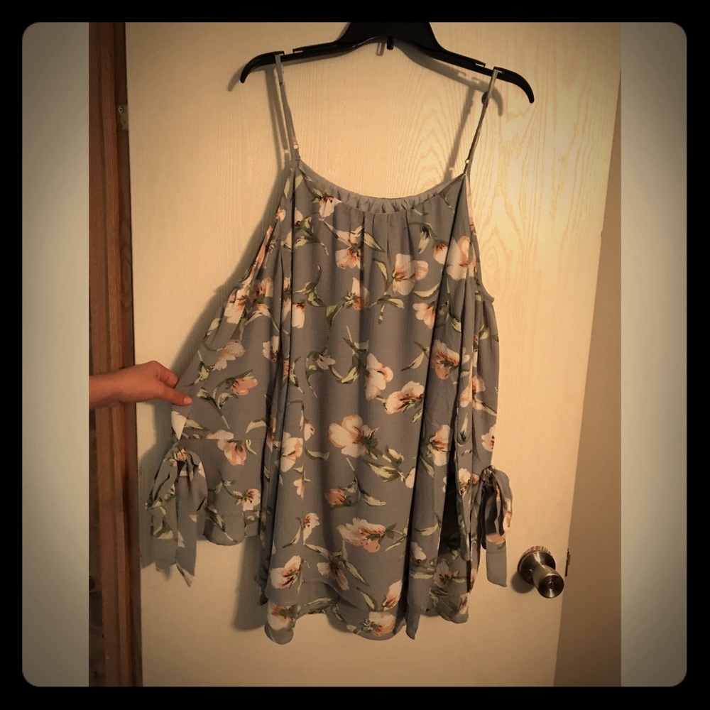 Tennessee Jane Boutique. NEVER WORN.